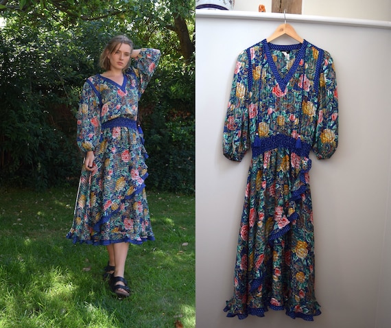 80s Diane Freis Blue Floral Dress. One Size. Shirred Waist