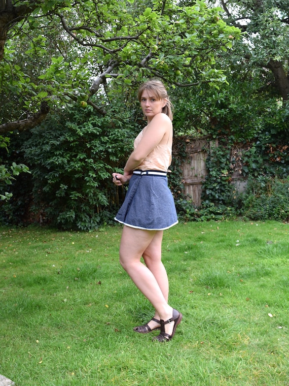 70s Italian Tennis Skirt. UK 10. Mini, Wrap Aroun… - image 3