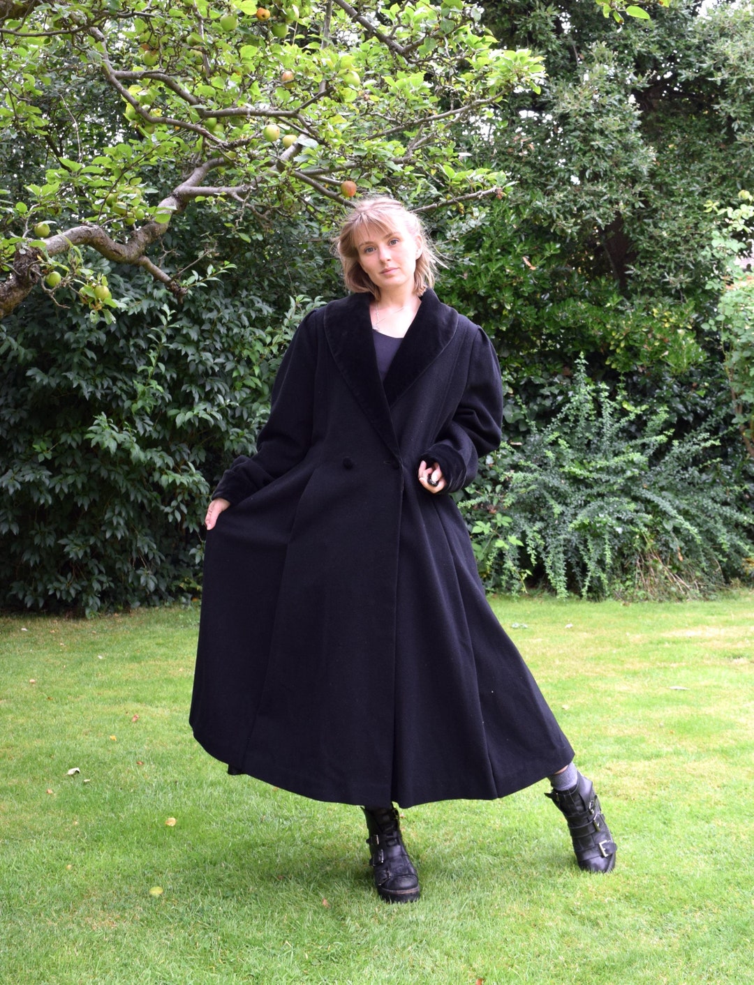 Laura Ashley Cashmere and Wool Black Riding Coat. Size 16. Velvet