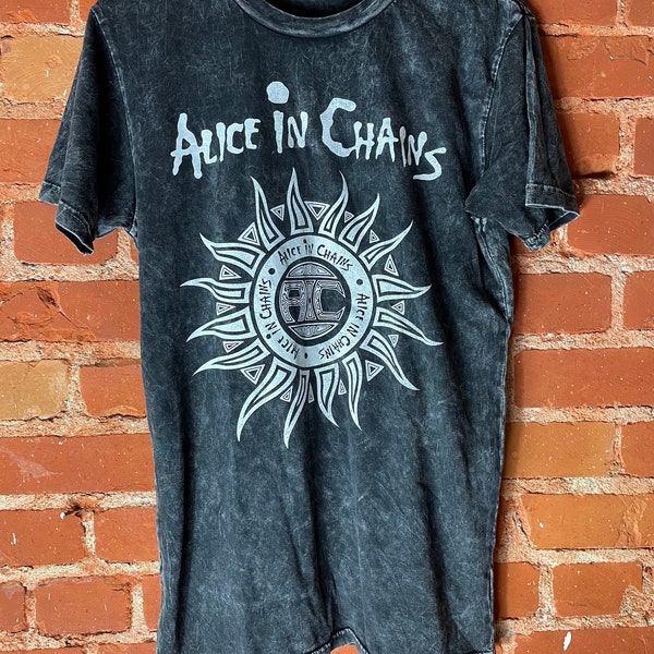 Alice in Chains Vintage Modern Graphic Rock T Shirt New Stone Wash Black Gray Adult