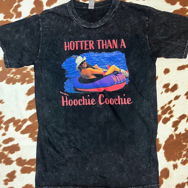 Alan Jackson Vintage Graphic Country Western 90s Music T Shirt Hooter Than A Hoochie Coochie