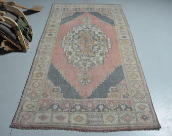 ラグ　ヴィンテージ　アンティーク　クラシカル　トルコ製 トルコ絨毯 ヴィンテージ 123 x 234 cm ハンドメイド - Etsy 日本