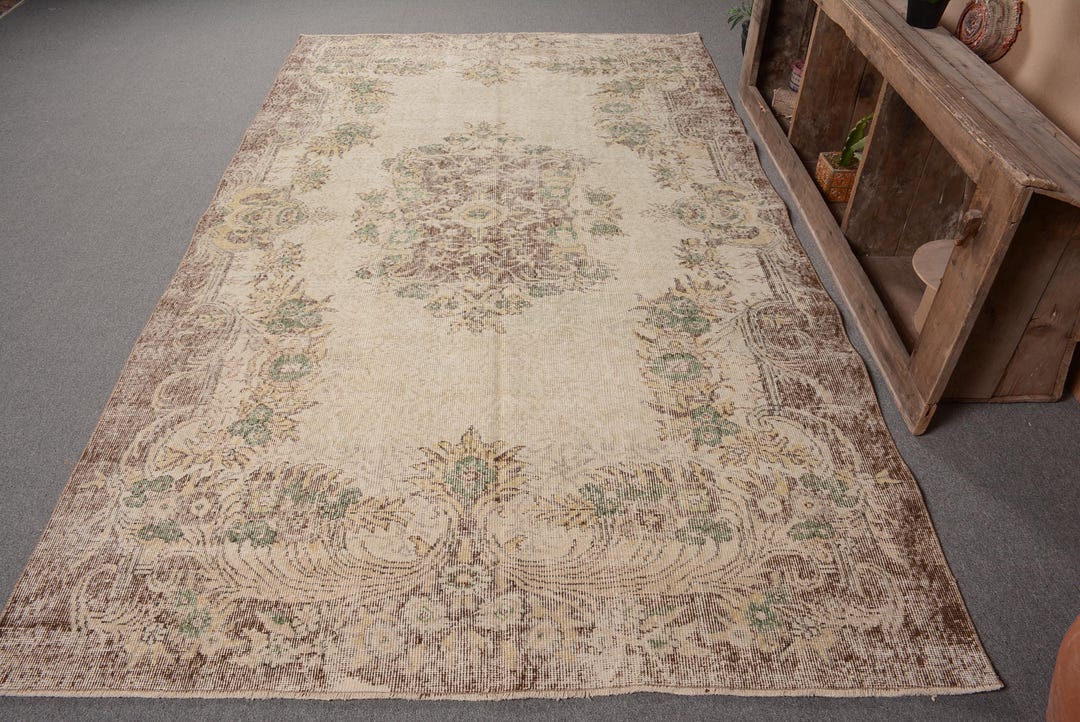 手織りヴィンテージトルコラグ、5.7x9.9フィート、ベージュアナトリア