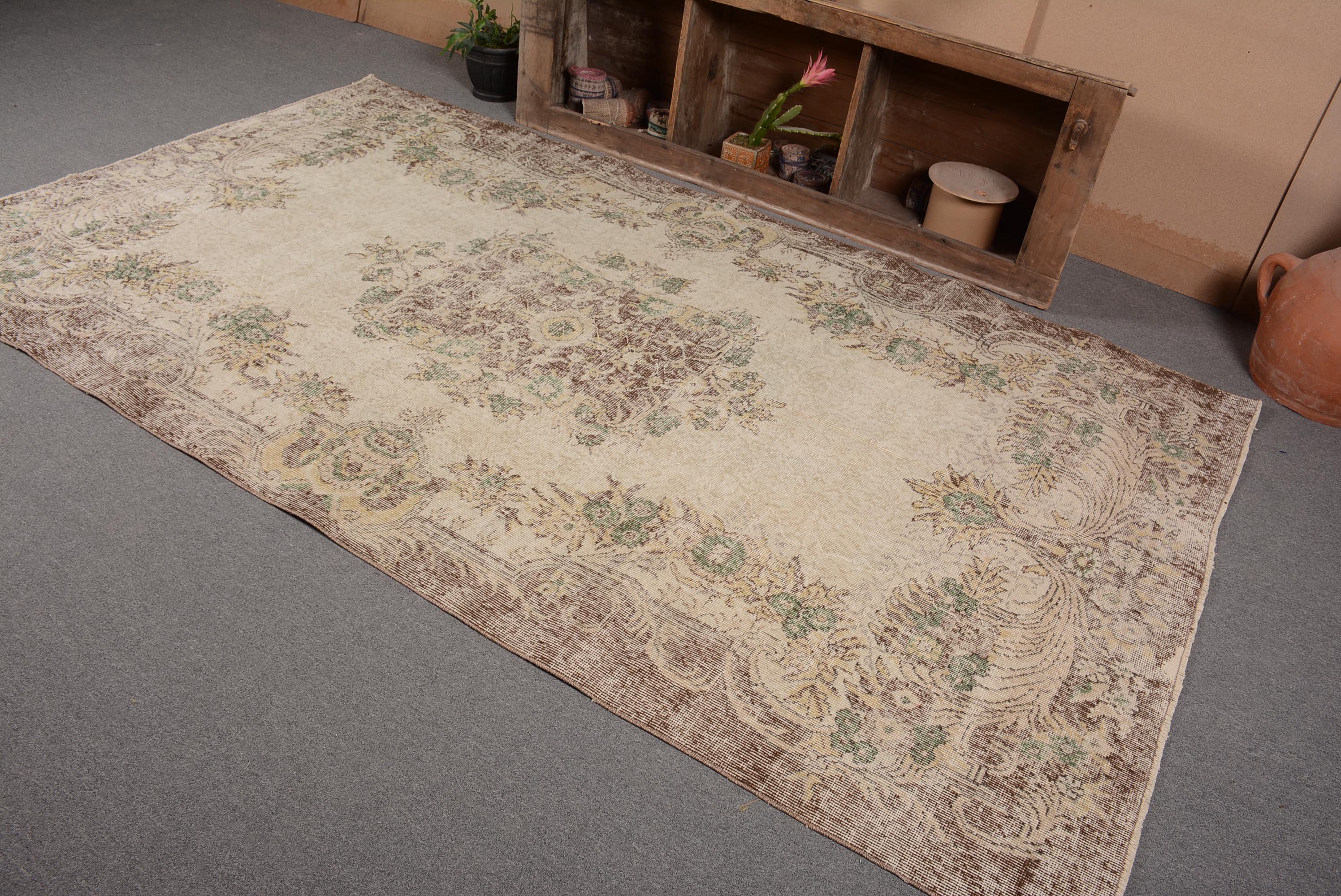 手織りヴィンテージトルコラグ、5.7x9.9フィート、ベージュアナトリア