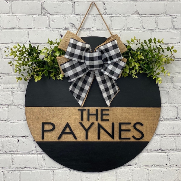 Personalized Last Name Door Hanger: Custom Entryway Decor