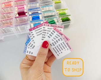Tarjetas de colores de hilo de bordar DMC, número de familia y nombre