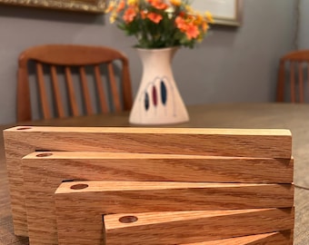 Portavelas giratorio de madera vintage danés de 5 ranuras, portavelas articulado para velas cónicas, estilo MCM, excelente estado.