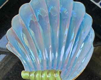 Bol vintage con forma de concha iridiscente con borde dorado nacarado de 24 cm (9 1/2”) Italia Excelente