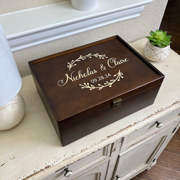 Wedding Keepsake Box, Custom Memory Box, Personalized Wooden Box with Lid, 5th Anniversary Gift, Engagement Gift for the Couple