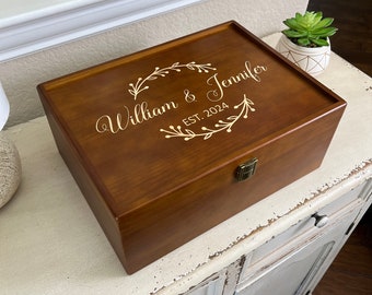 Wedding Keepsake Box, Personalized Wooden Box with Lid, Custom Memory Box, 5th Anniversary Gift, Engagement Gift for the Couple