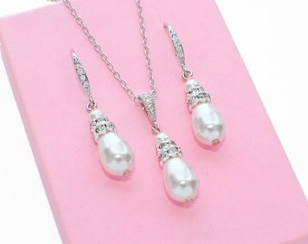 Personalized bridesmaid gift, bridesmaid jewelry set, pearl bridesmaid jewelry, pearl necklace earring set, pearl bridal jewelry set