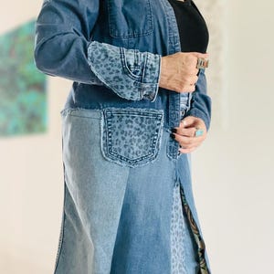 Plumero de mezclilla reciclado / Abrigo largo hecho a mano, pieza única