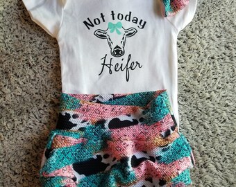 Cow Print Baby Outfit: Bodysuit, Bummies & Bow Headband