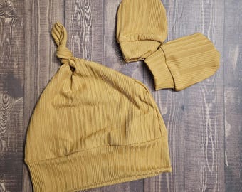 Rib Knit baby hat and mitten set, Baby no scratch mittens, Top Knot
