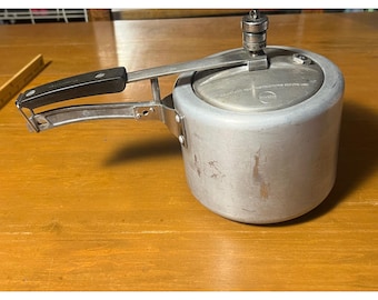 Hawkins Classic 3 Liter Aluminum Pressure Cooker 3L Silver Kitchen Cookware