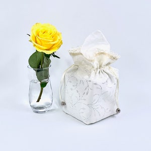 Tissue Box Cover / Off White Tissue Box Cover / Fabric Box Cover / Tissue Box Holder / Tissue Box / Fabric Tissue Box Cover / Tissue Holder