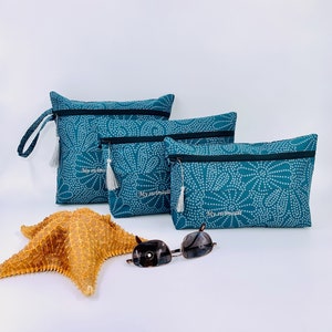 Personalisierte Badeanzug-Tasche, wasserfeste Kosmetiktasche, nasse Bikini-Tasche, bestickte Make-up-Tasche, Geschenk für Reisende, einzigartiges Brautjungferngeschenk