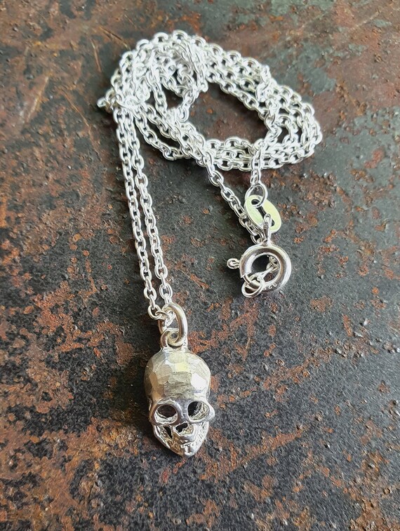 Etsy skull best sale necklace