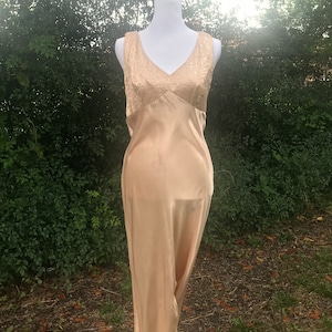 Vintage Beige Satin Abendkleid Pailletten Büste Seitlicher Reißverschluss