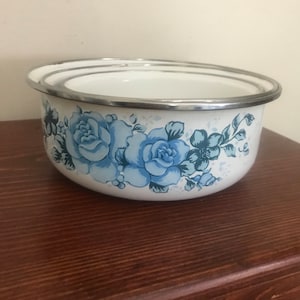 Vintage Enamel Mixing Bowl Set of Three Blue Flowers