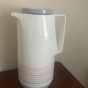 Vintage Weiß gestreifte Thermoskanne hergestellt in Westdeutschland 32 Unzen Kapazität