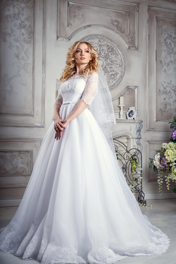 Mary Beth The Extravagant Tulle Princess And Lace Wedding Gown Etsy