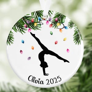 Ornamento natalizio di ginnastica, regalo di Natale personalizzato, ornamento sportivo di ginnastica, regalo di ginnastica personalizzato, ornamento in ceramica con scatola regalo
