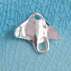 Ocean Manta Ray Fish Keychain Silver Stingray Charm Keychain Sea Pancake Manta Ray pluche | Etsy