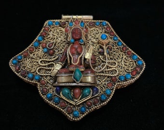 Tibet Sterling Silver White Tara/Chenrezig Ghau Prayer Box crafted with Gem Inlay of Lapis Coral Turquoise