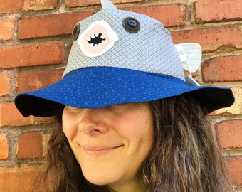 Tautog Fish sun hat for kids and adults. Great bucket hat for fishing, guaranteed lots of fun. Great sun protection. Unique and handmade.