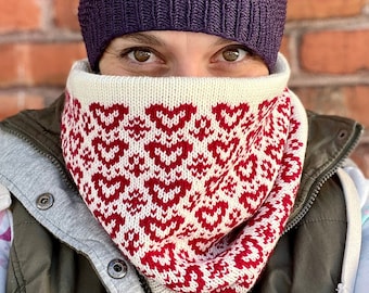 Hearts & Flowers cowl, lined fair-isle scarf made from merino wool. OOAK in white and red, perfect for Valentine’s Day.