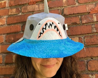 Great White Shark Fish sun hat for kids and adults. Great bucket hat for fishing, guaranteed lots of fun. Great sun protection. Big teeth!