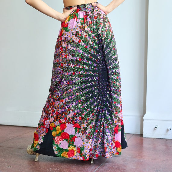 1970s Floral High Waisted Maxi Skirt with Lacquer… - image 10