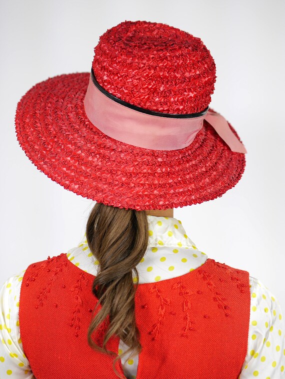 1960s/70s Red Straw Oversized Sun Hat w/Bow Accent - image 3