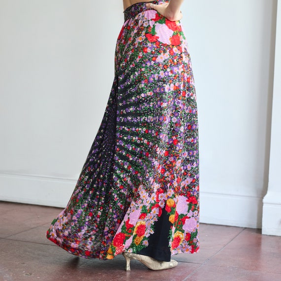 1970s Floral High Waisted Maxi Skirt with Lacquer… - image 3