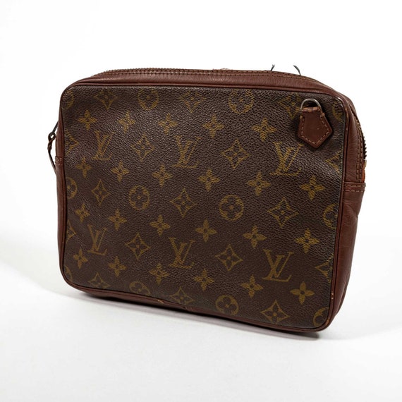 70's Louis Vuitton Clutch with Eclair Zipper Pull 1 - Shop Quirk