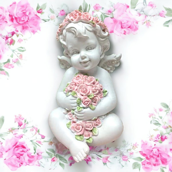 Figurine ange chérubin embrassant des roses roses, adorable statue chérubin en résine, décoration d'intérieur angélique, sculpture florale de gardien, cadeau réconfortant