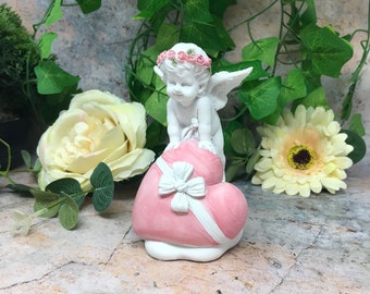 Guardian Angel Figurine Cherub with Pink Heart Ornament Sculpture Cherubs Collection Figure