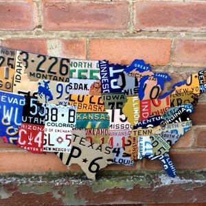 Rustic USA License Plate Wall Art, Unique Metal State Map, Vintage Americana Decor, Patriotic Man Cave Sign, Road Trip Enthusiast Gift