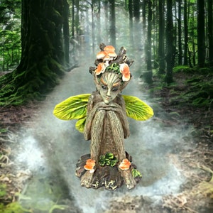Figurine lutin de la forêt enchantée, lutin fantastique en résine, sculpture de jardin elfe lunatique, ornement fée mystique, décoration de lutin inspirée de la nature