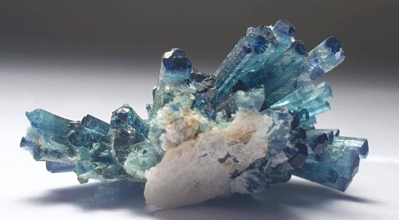 indicolite tourmaline spray combine with mica
