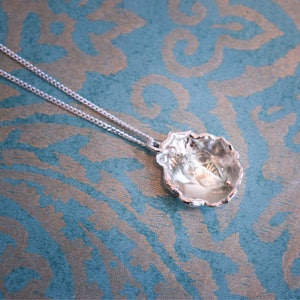 Bloom pendant image 2