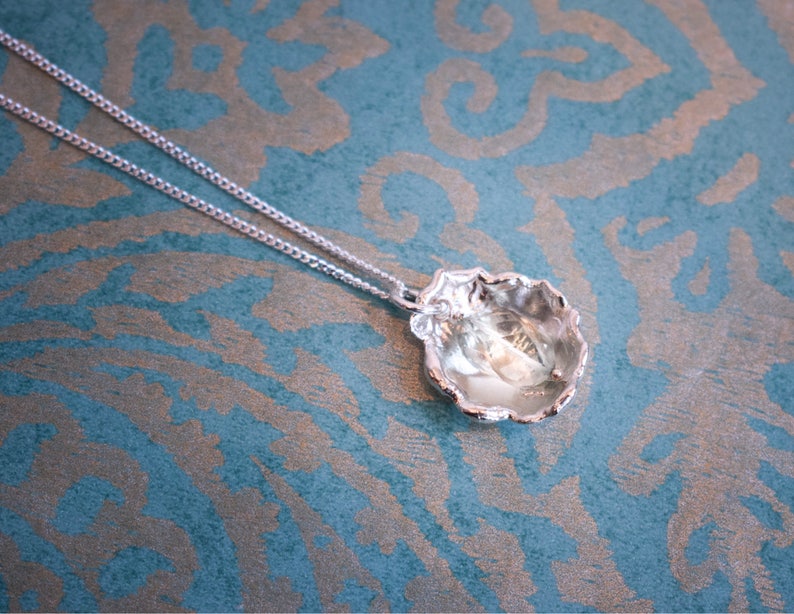 Bloom pendant image 2