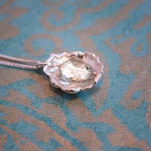 Bloom pendant image 1