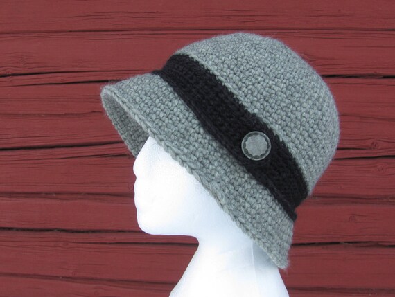 Woman Crochet Cloche Hat, Vintage Style Hat, Hat with Button, Gift for Her, Spring Autumn Hat