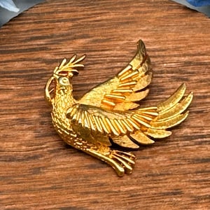 Vintage 1950s Corocraft Gold Tone Peace Dove with Olive Branch Brooch