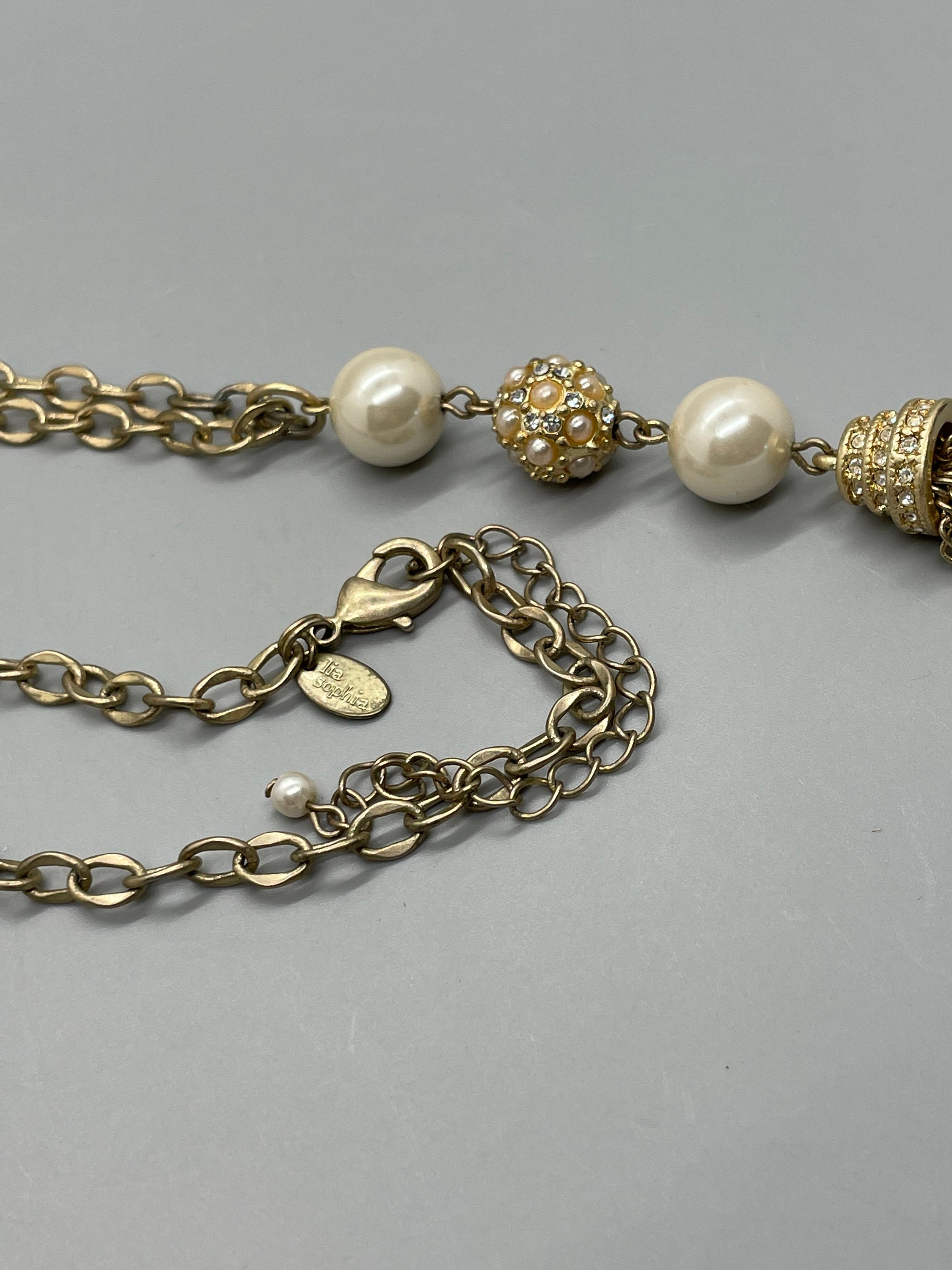 22K Gold Lakshmiji Pendant With Navarathan Stones ,Cz , Japanese Culture  Pearls & Pearls (Temple Jewellery) - 235-GP5840 in 16.350 Grams