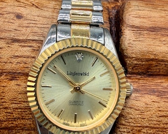 Reloj de mujer Lindenwold con correa extensible y detalles de diamantes