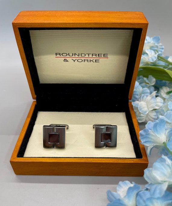 NIB - Roundtree and Yorke silver and black cufflin