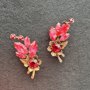 Pair of Vintage red and pink rhinestone brooches from 1950s